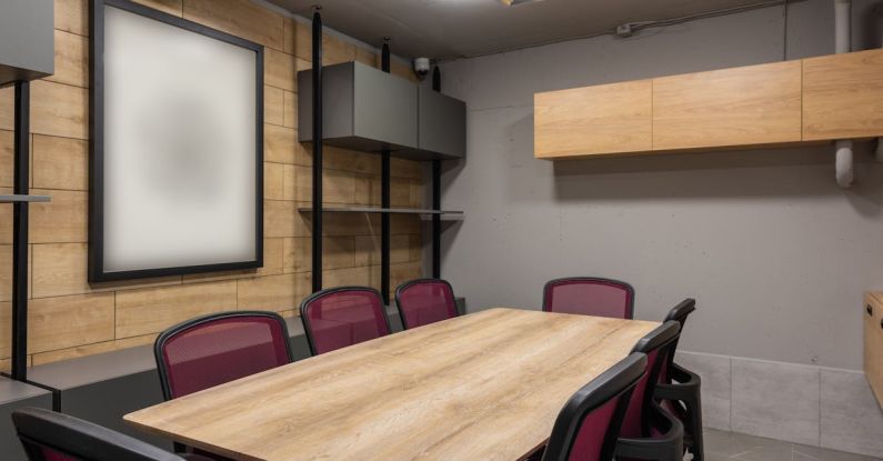 Conference Facilities - Boardroom with table and chairs
